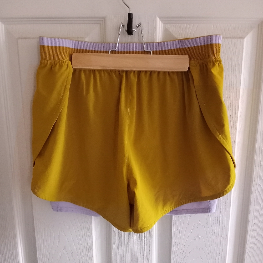 Brooks Yellow Chaser 2-in-1 Running Shorts